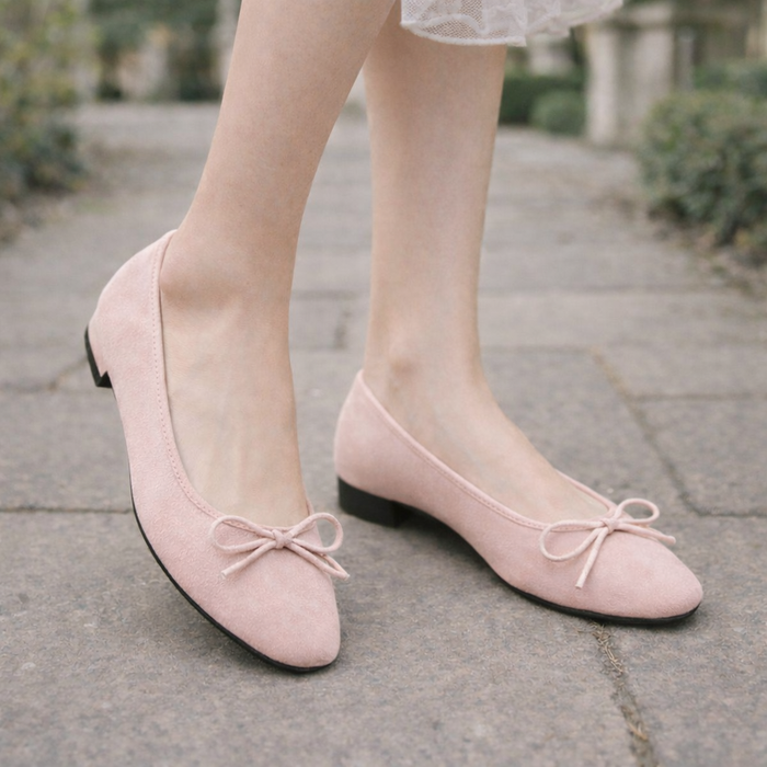 Women's ballet shoes with loop details and soft insole