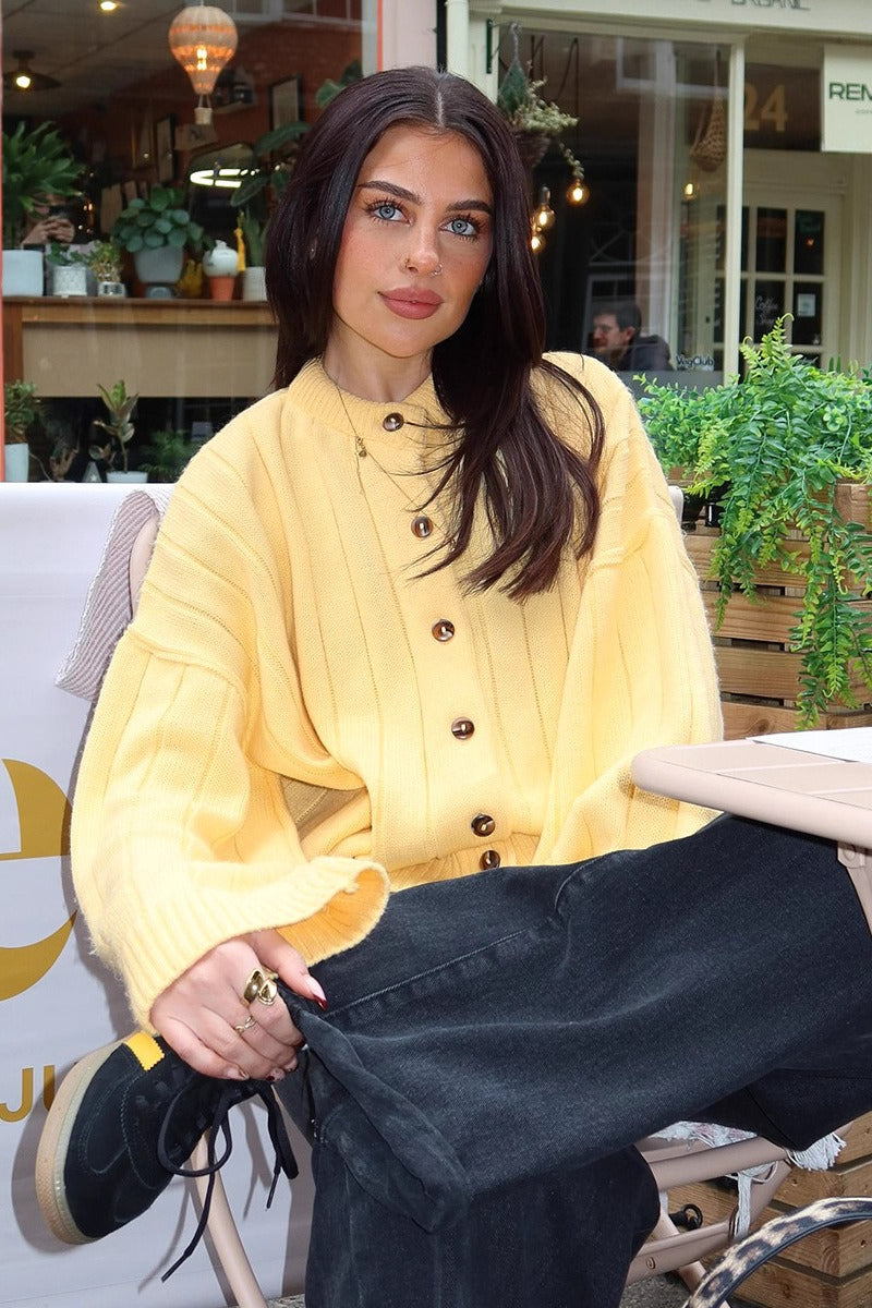 Ribbed Knit Button-Front Crew Neck Cardigan